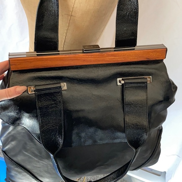 Y2K Black Leather Kiss Clasp Tote - Picture 11 of 12